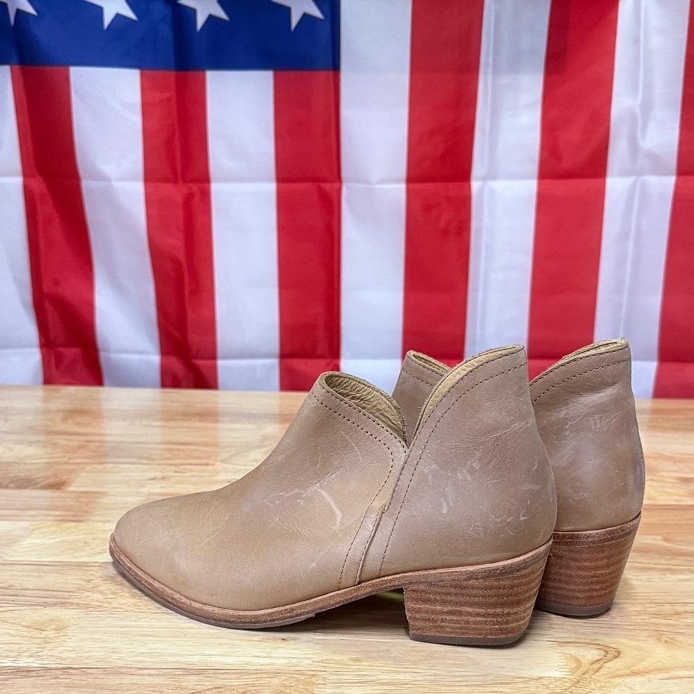 Nisolo Tan Leather Ankle Boots - Picture 4 of 10